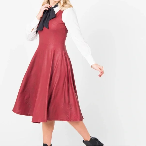 green emerald velvet dress Essential Maxi Dress Baby Suede Falling Iris Gold – Agnes & Dora main image 1